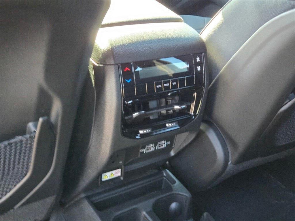 new 2025 Jeep Grand Cherokee L car, priced at $33,770