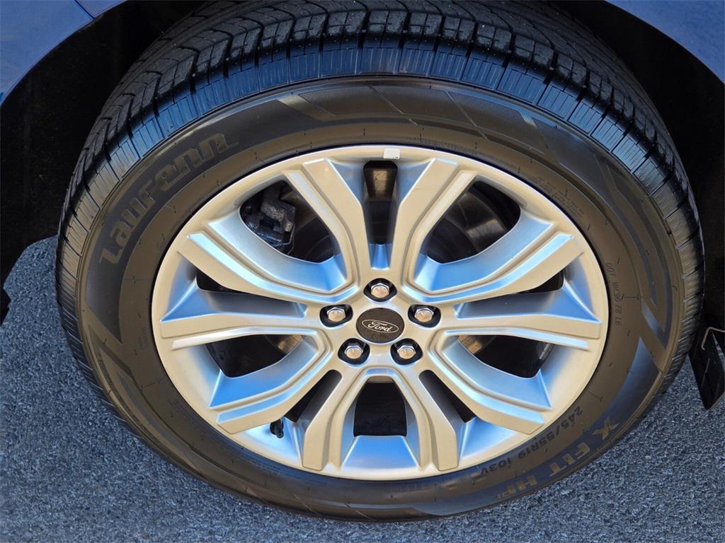 used 2024 Ford Edge car, priced at $26,588