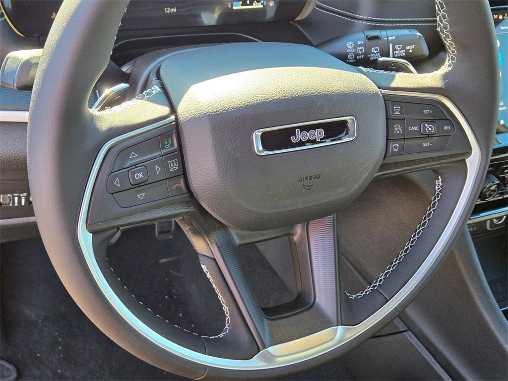 new 2025 Jeep Grand Cherokee car, priced at $42,925