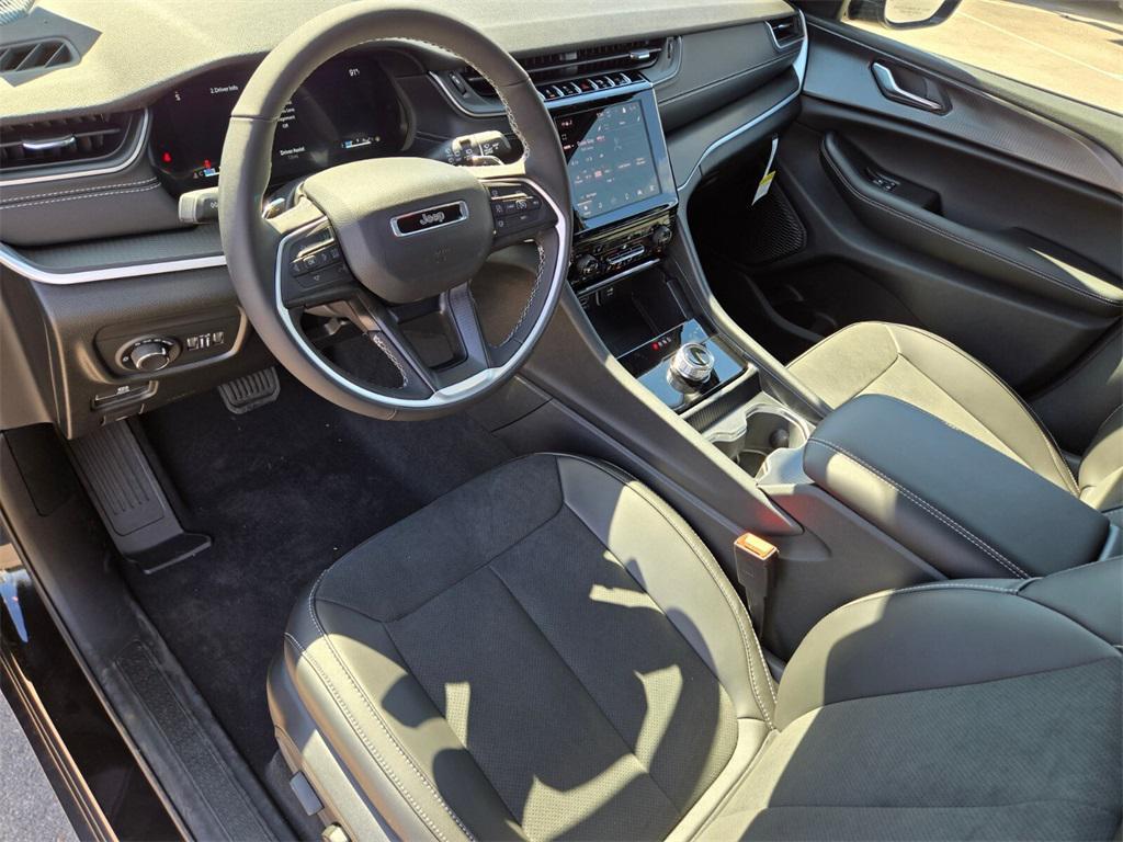 new 2025 Jeep Grand Cherokee car, priced at $43,225