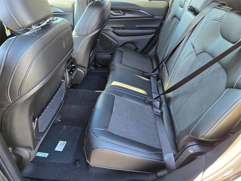 new 2025 Jeep Grand Cherokee car, priced at $44,225