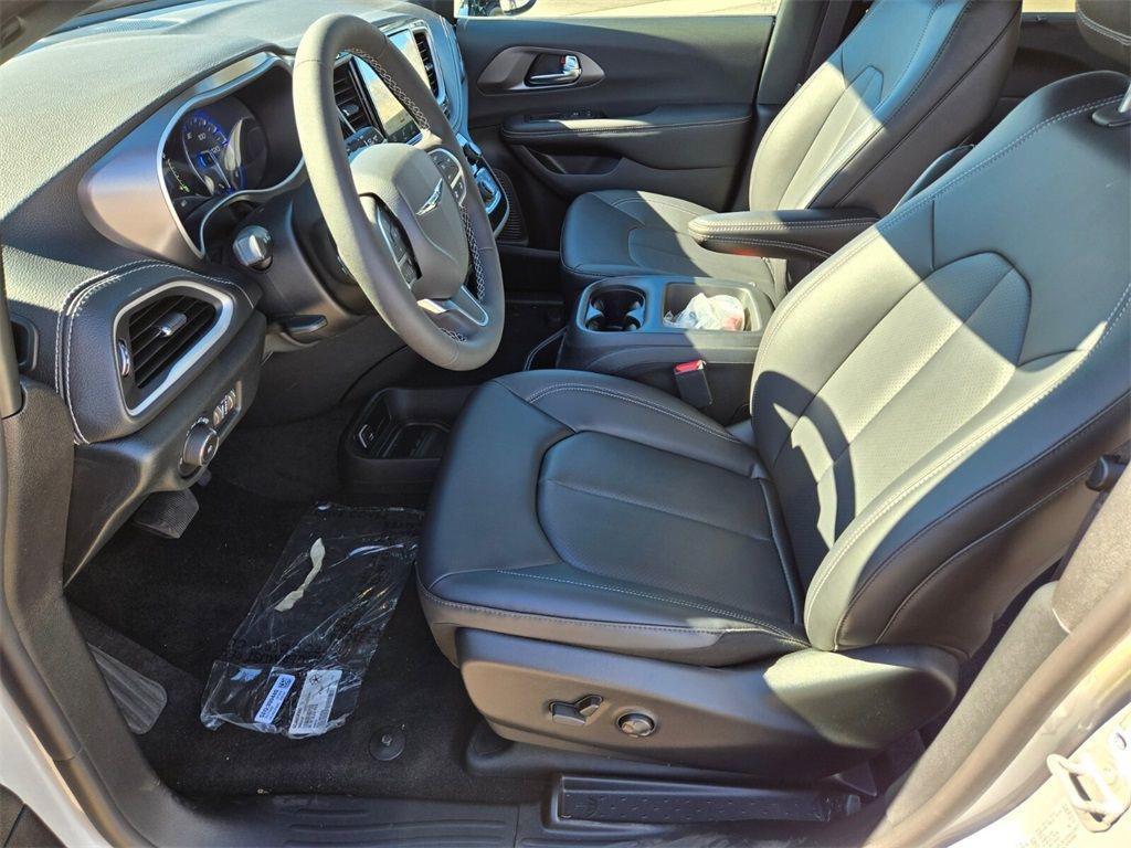 new 2026 Chrysler Pacifica car, priced at $46,610