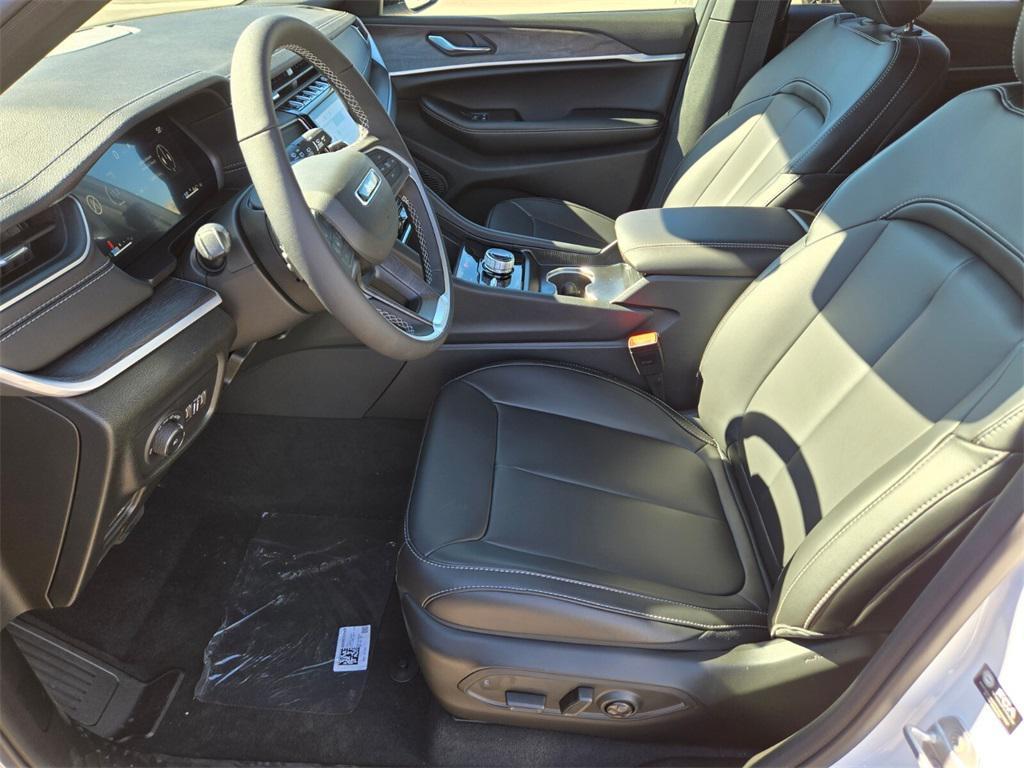 new 2025 Jeep Grand Cherokee car, priced at $45,265