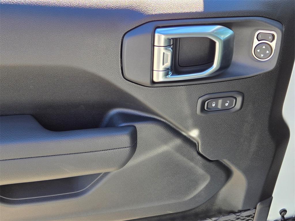 new 2025 Jeep Gladiator car, priced at $47,850