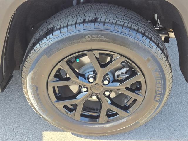 used 2024 Jeep Grand Cherokee car, priced at $35,500