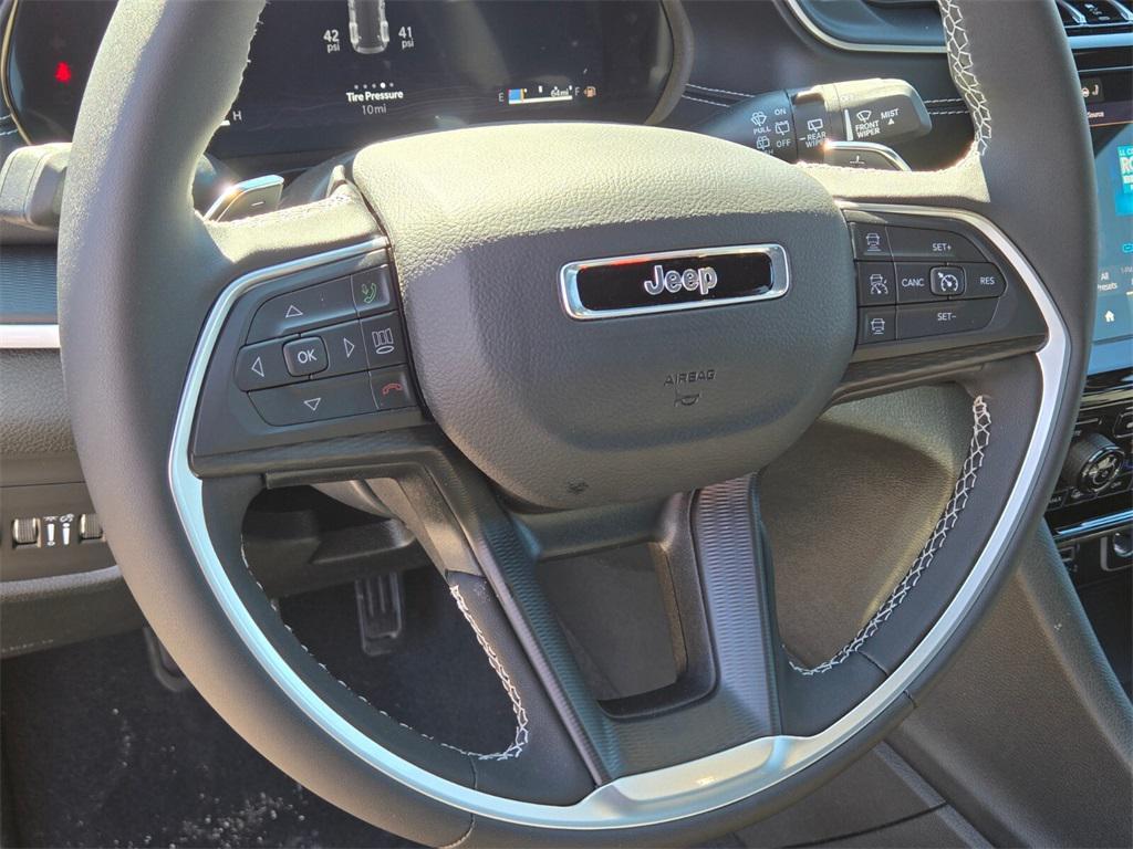 new 2025 Jeep Grand Cherokee car, priced at $43,025