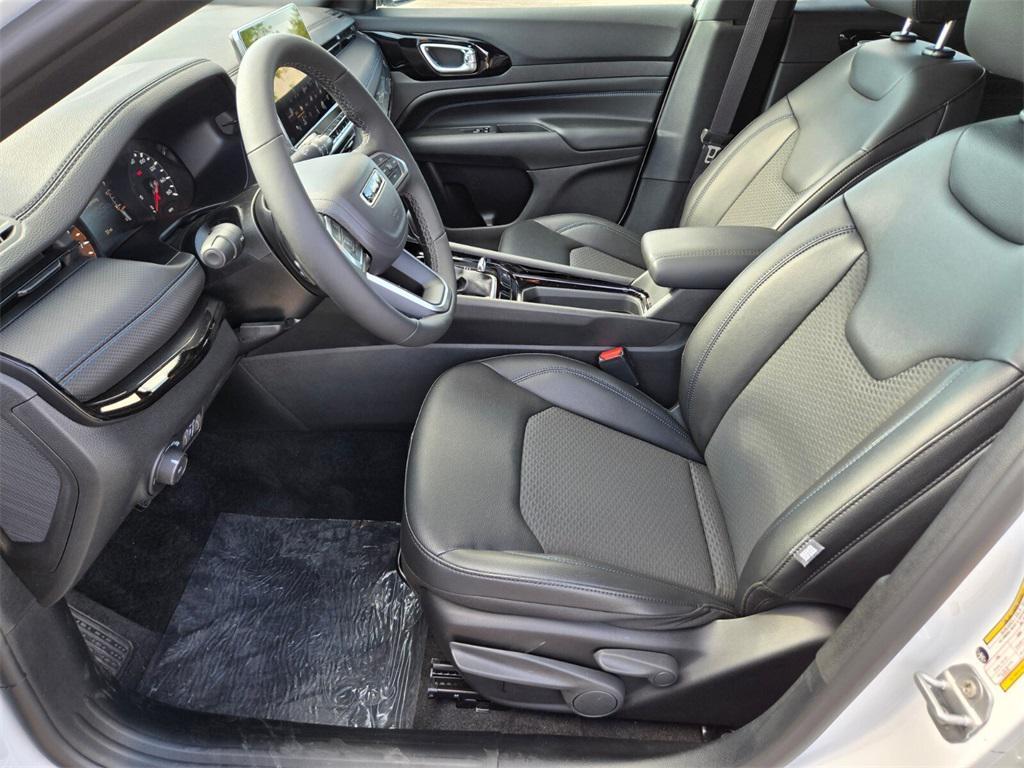 new 2025 Jeep Compass car, priced at $27,010