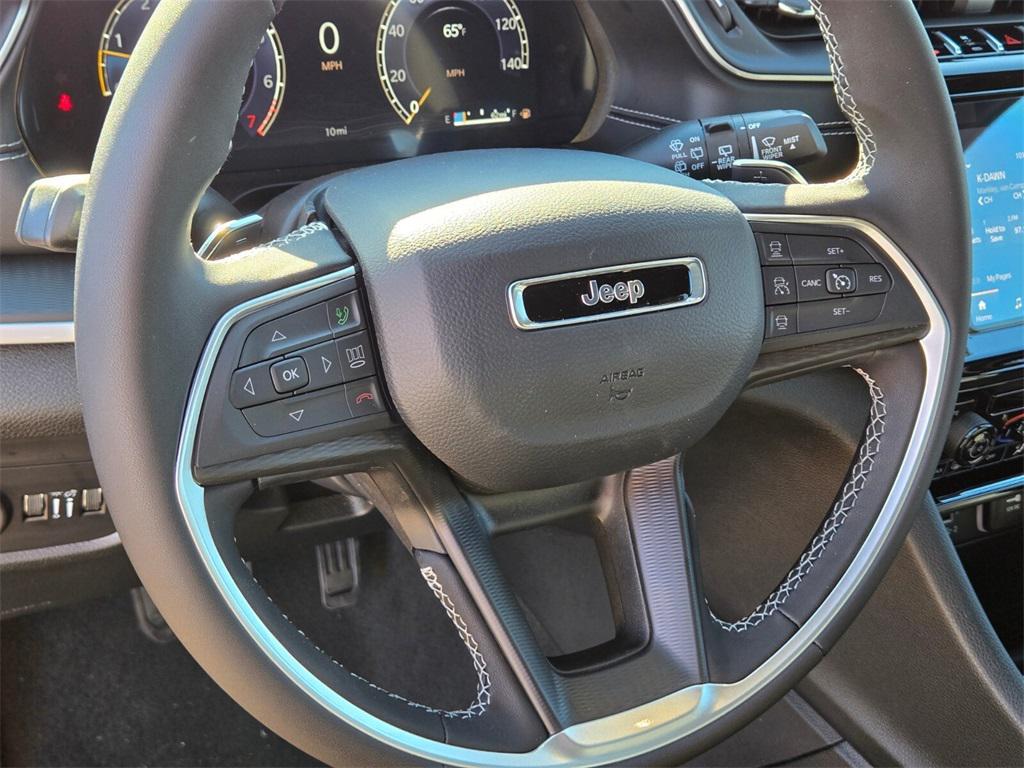 new 2025 Jeep Grand Cherokee car, priced at $36,275