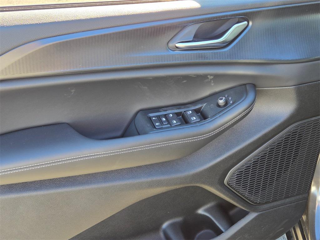 new 2025 Jeep Grand Cherokee car, priced at $36,275