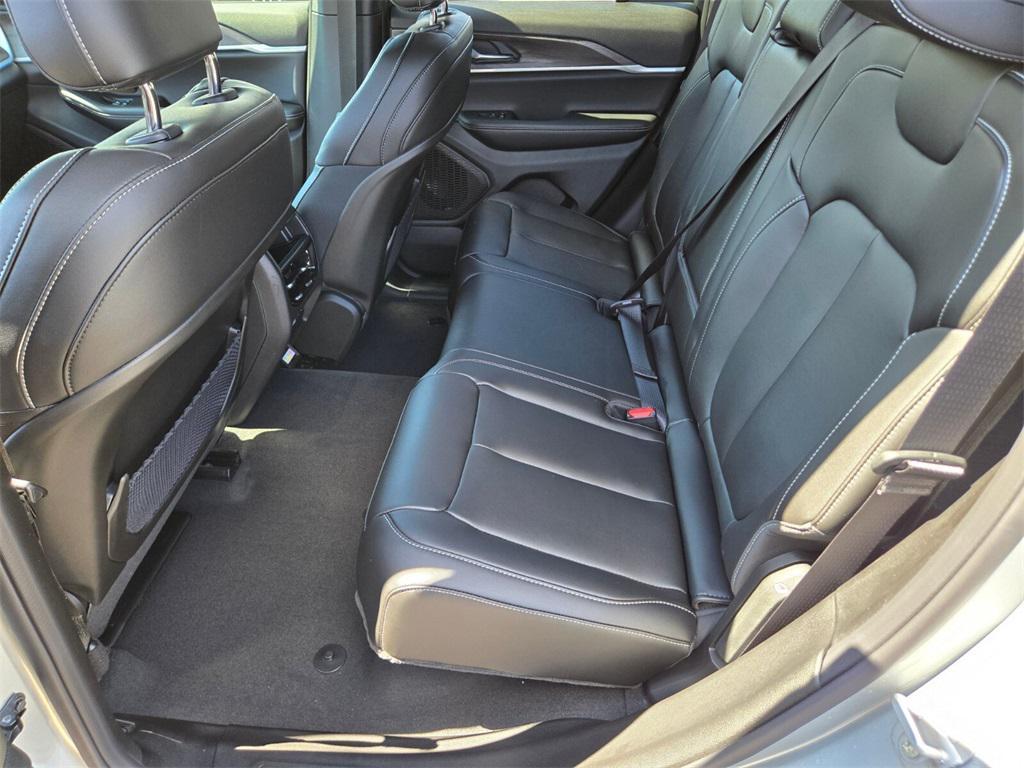 new 2025 Jeep Grand Cherokee car, priced at $44,860