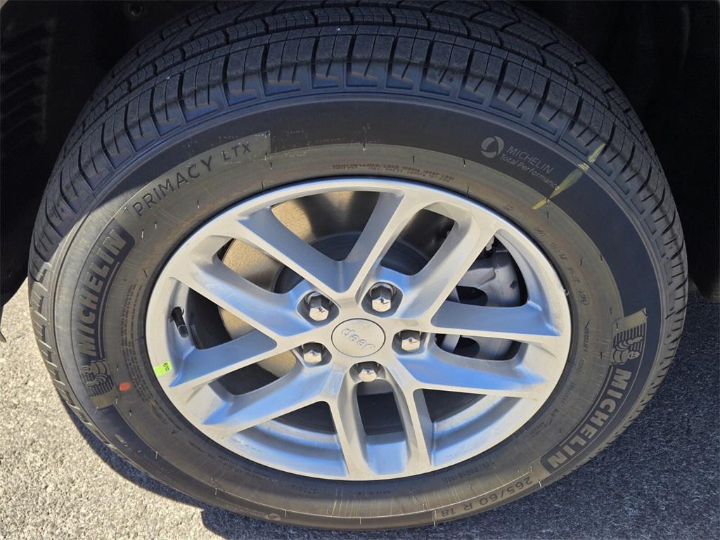 new 2025 Jeep Grand Cherokee L car, priced at $32,725