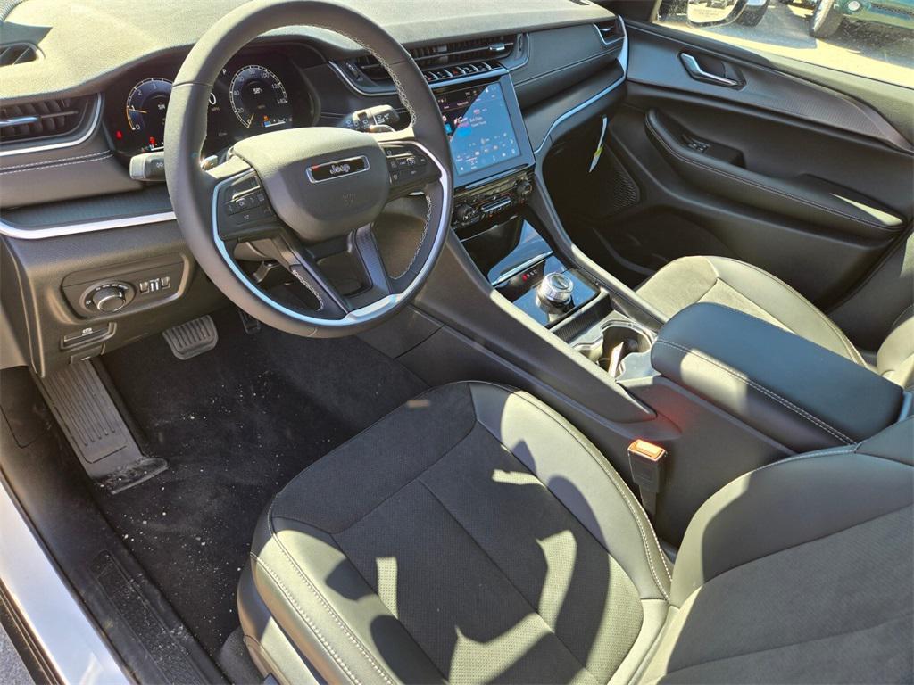 new 2025 Jeep Grand Cherokee L car, priced at $43,930