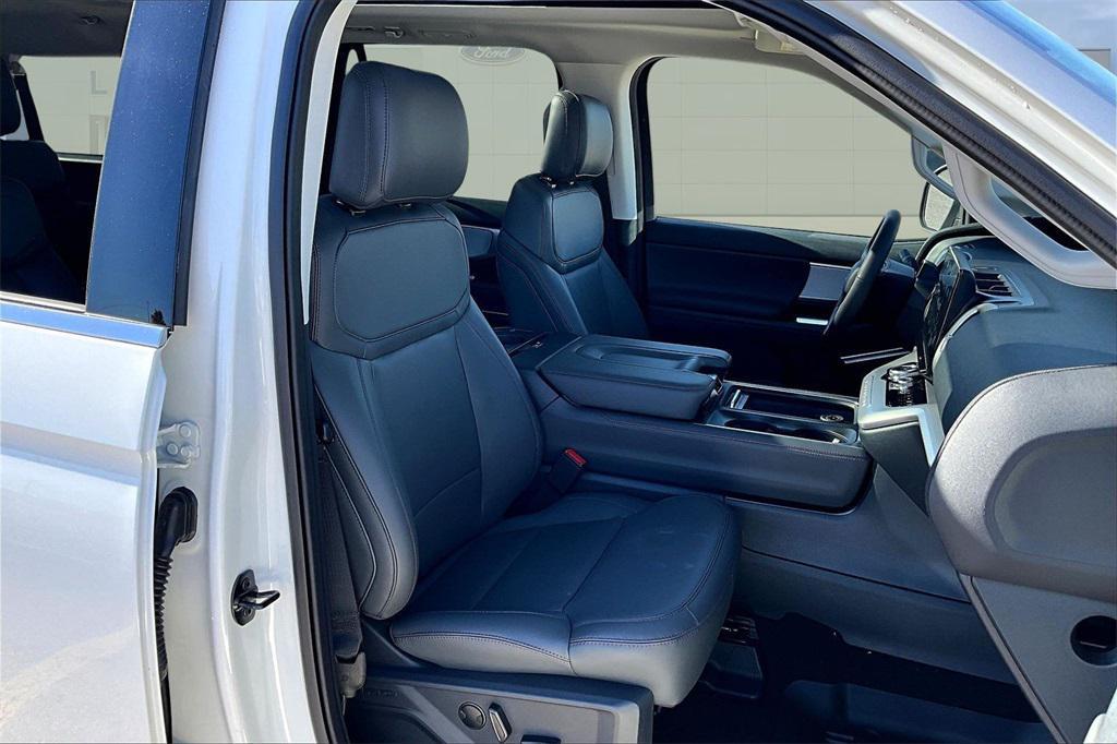 new 2025 Ford Expedition Max car, priced at $71,704
