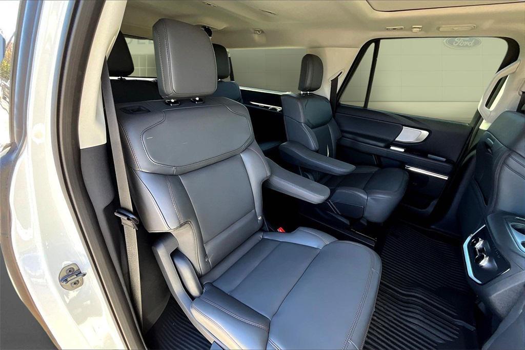 new 2025 Ford Expedition Max car, priced at $71,704