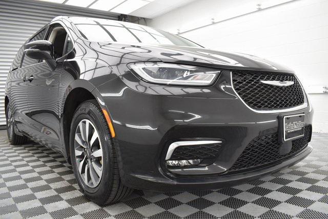 used 2021 Chrysler Pacifica car, priced at $27,748