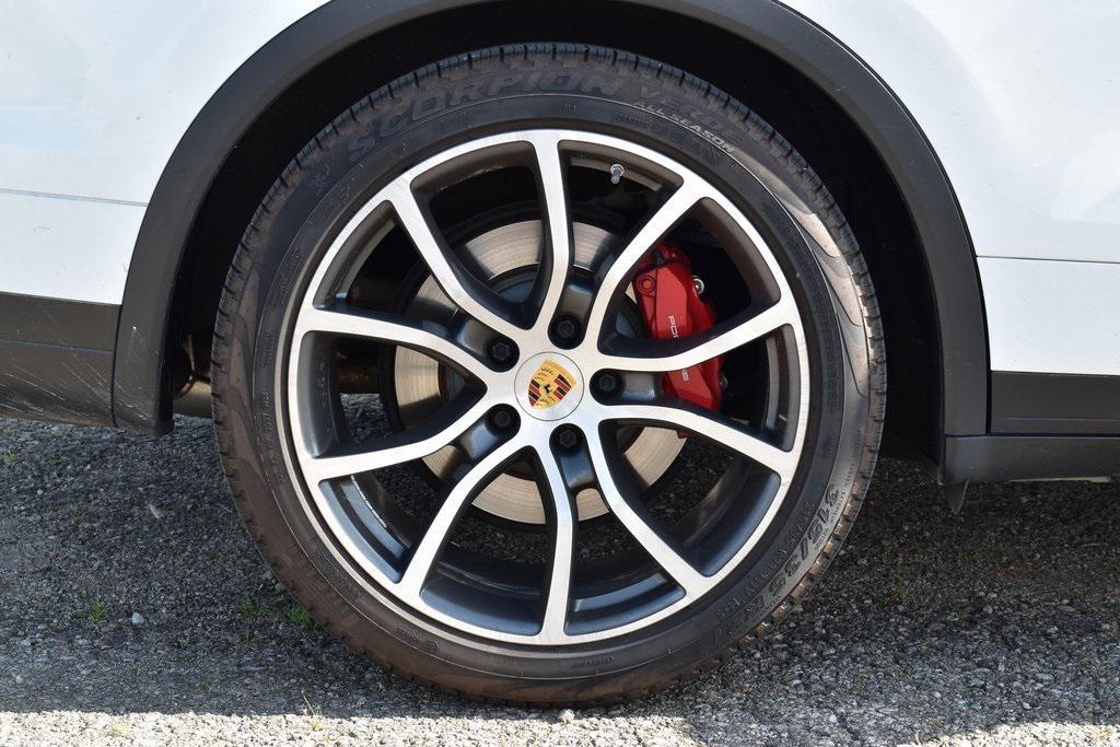 used 2015 Porsche Cayenne car, priced at $30,842