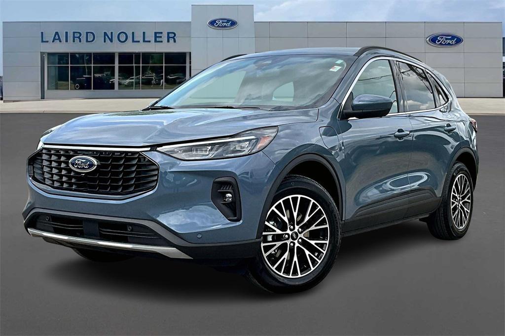 new 2025 Ford Escape PHEV car, priced at $33,669