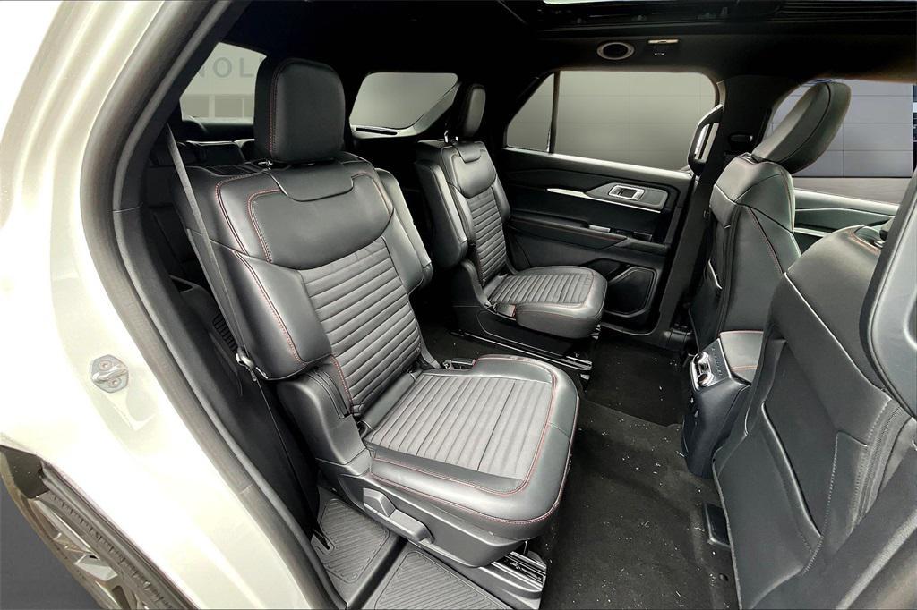 new 2025 Ford Explorer car, priced at $49,821