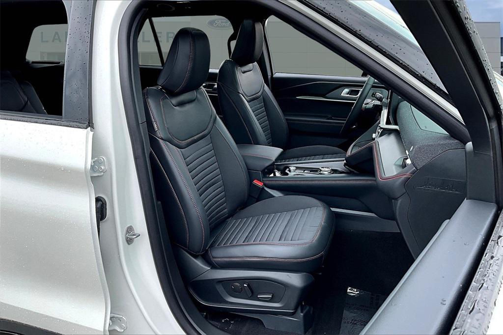new 2025 Ford Explorer car, priced at $49,821
