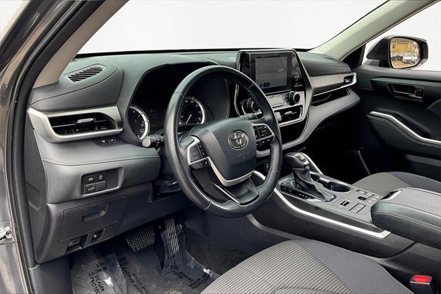 used 2023 Toyota Highlander car, priced at $33,148