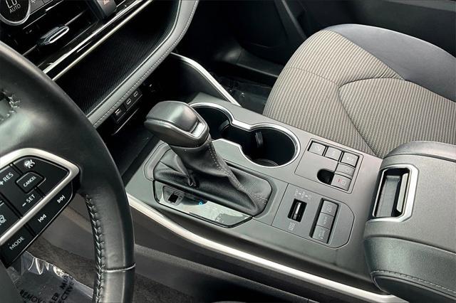 used 2023 Toyota Highlander car, priced at $33,148