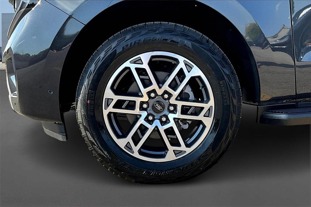 new 2025 Ford Expedition Max car, priced at $71,823