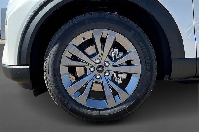 new 2025 Ford Explorer car, priced at $45,108
