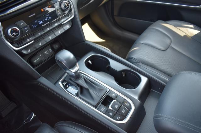 used 2020 Hyundai Santa Fe car, priced at $22,999