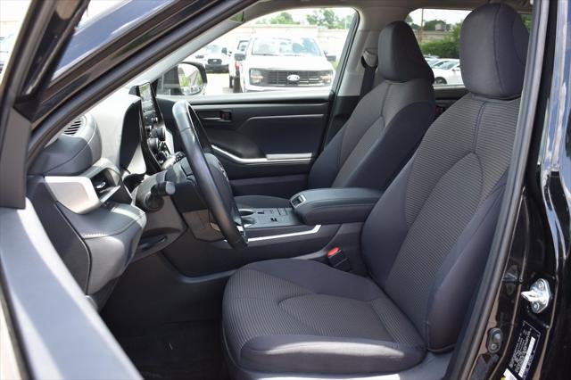 used 2021 Toyota Highlander Hybrid car, priced at $34,466