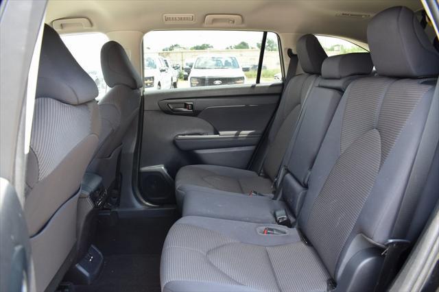 used 2021 Toyota Highlander Hybrid car, priced at $34,466