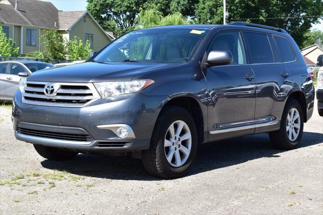 used 2013 Toyota Highlander car, priced at $13,950