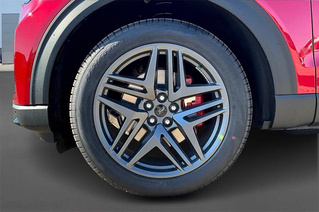 new 2025 Ford Explorer car, priced at $51,556