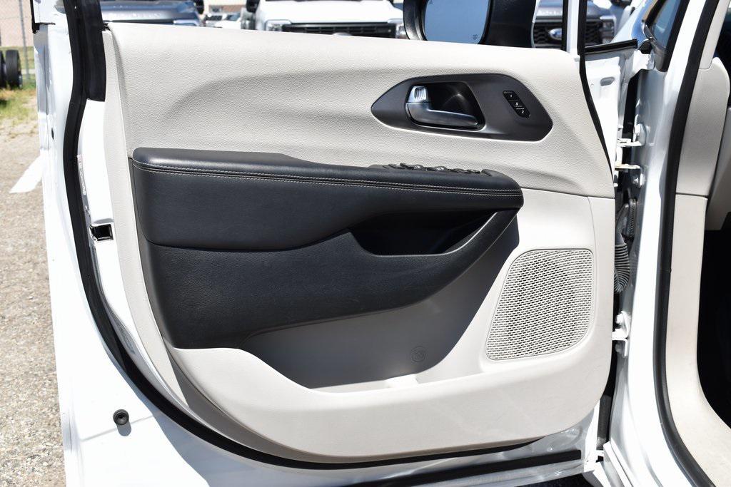 used 2023 Chrysler Pacifica car, priced at $22,885