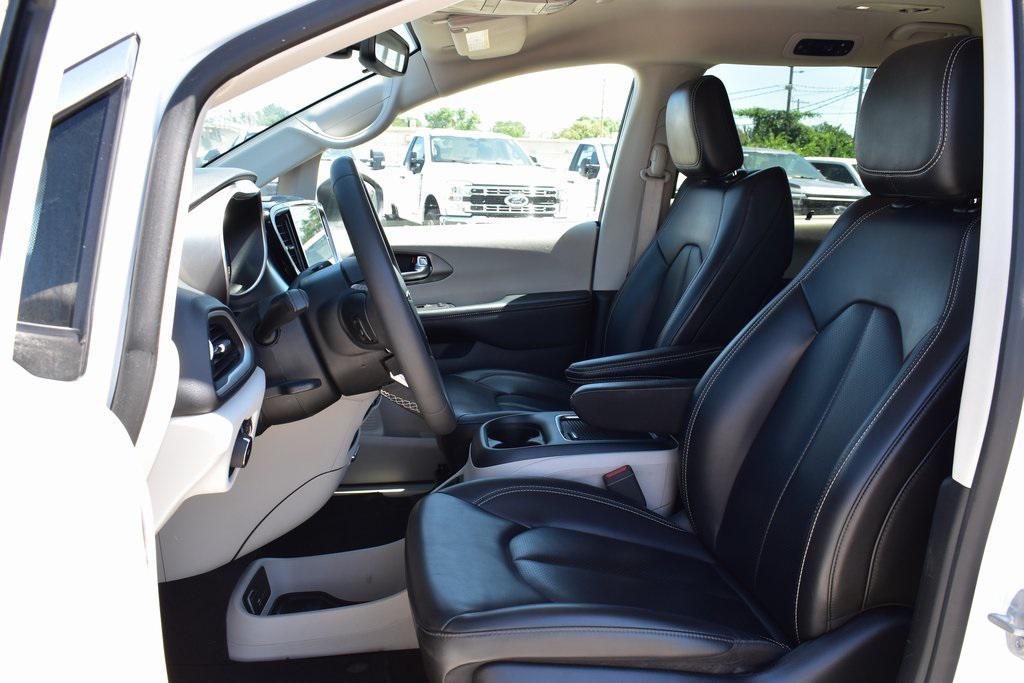 used 2023 Chrysler Pacifica car, priced at $22,885