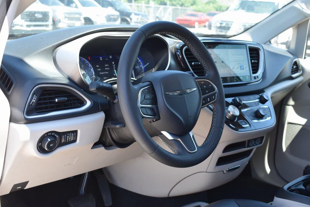 used 2023 Chrysler Pacifica car, priced at $22,885