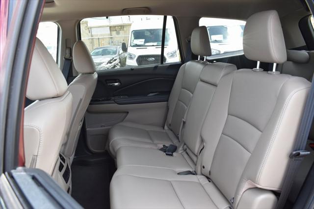 used 2022 Honda Pilot car, priced at $32,031