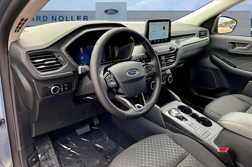 new 2025 Ford Escape car, priced at $25,999