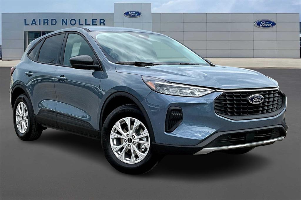 new 2025 Ford Escape car, priced at $25,999