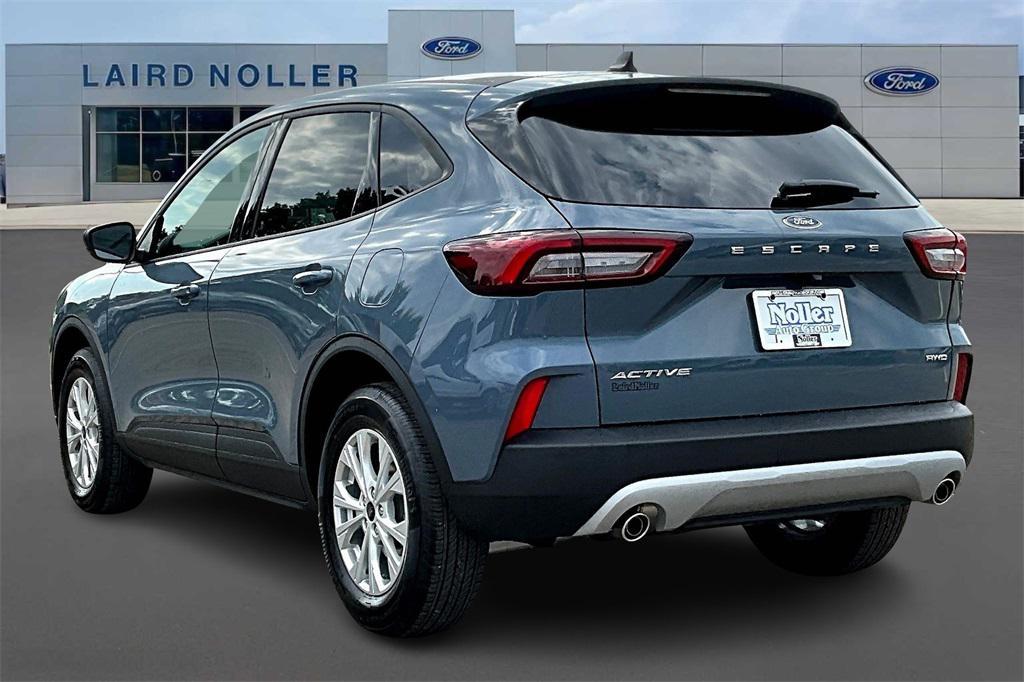 new 2025 Ford Escape car, priced at $25,999