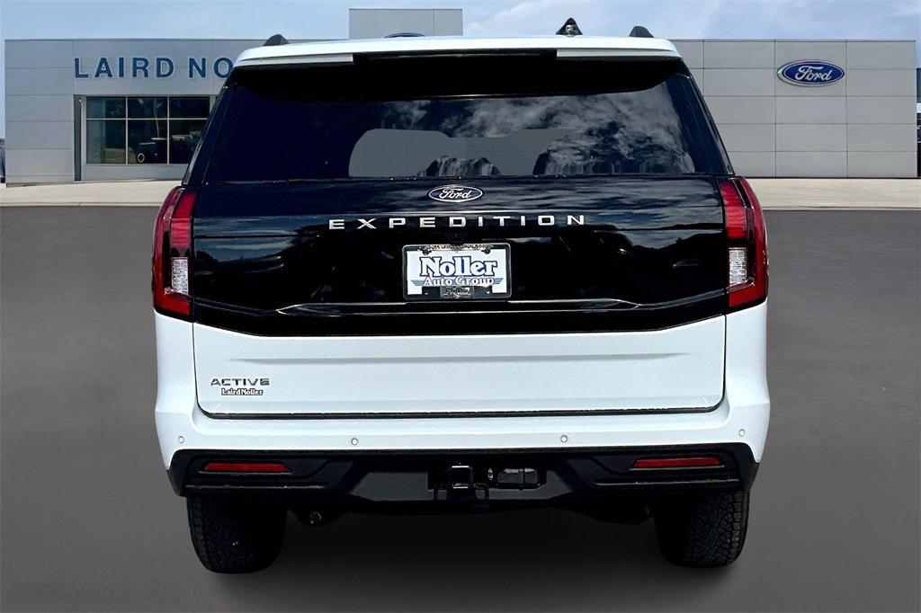 new 2025 Ford Expedition car, priced at $64,328