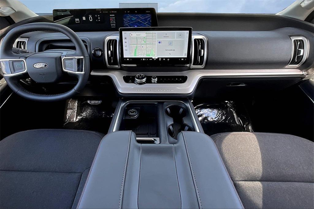 new 2025 Ford Expedition car, priced at $64,328