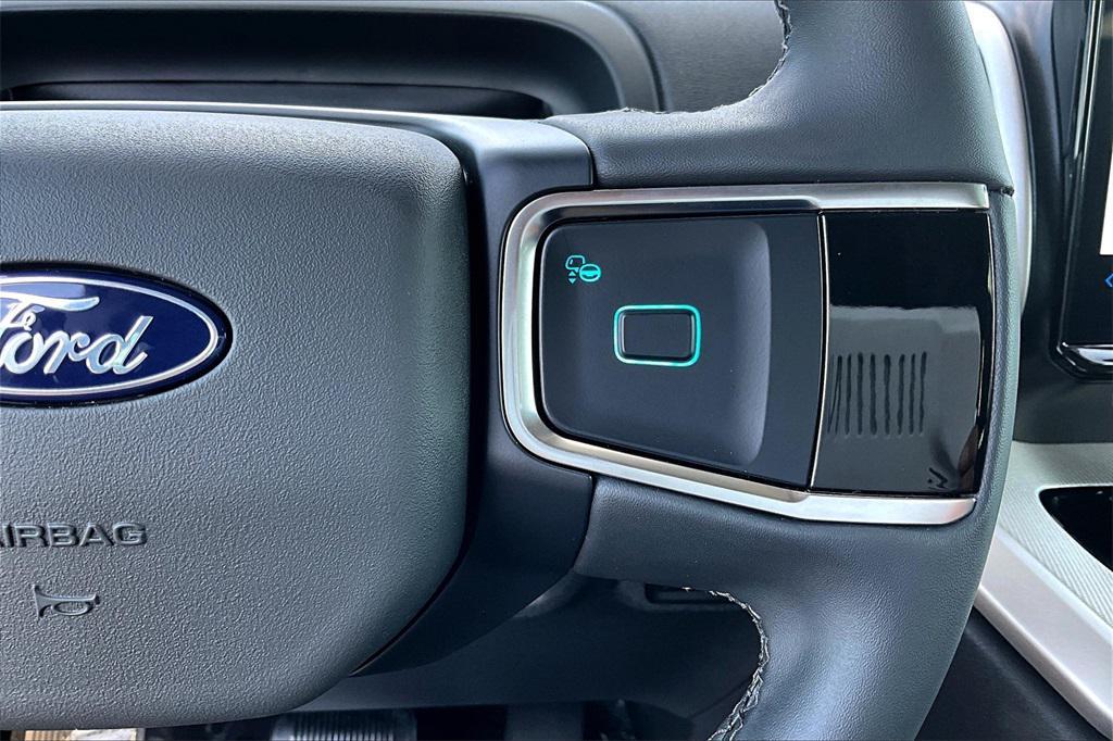 new 2025 Ford Expedition car, priced at $64,328