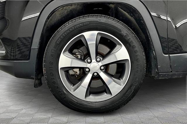 used 2019 Jeep Cherokee car, priced at $16,996