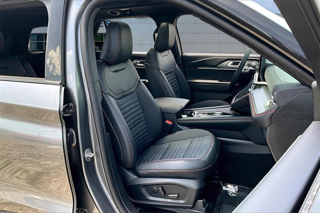 new 2025 Ford Explorer car, priced at $48,028