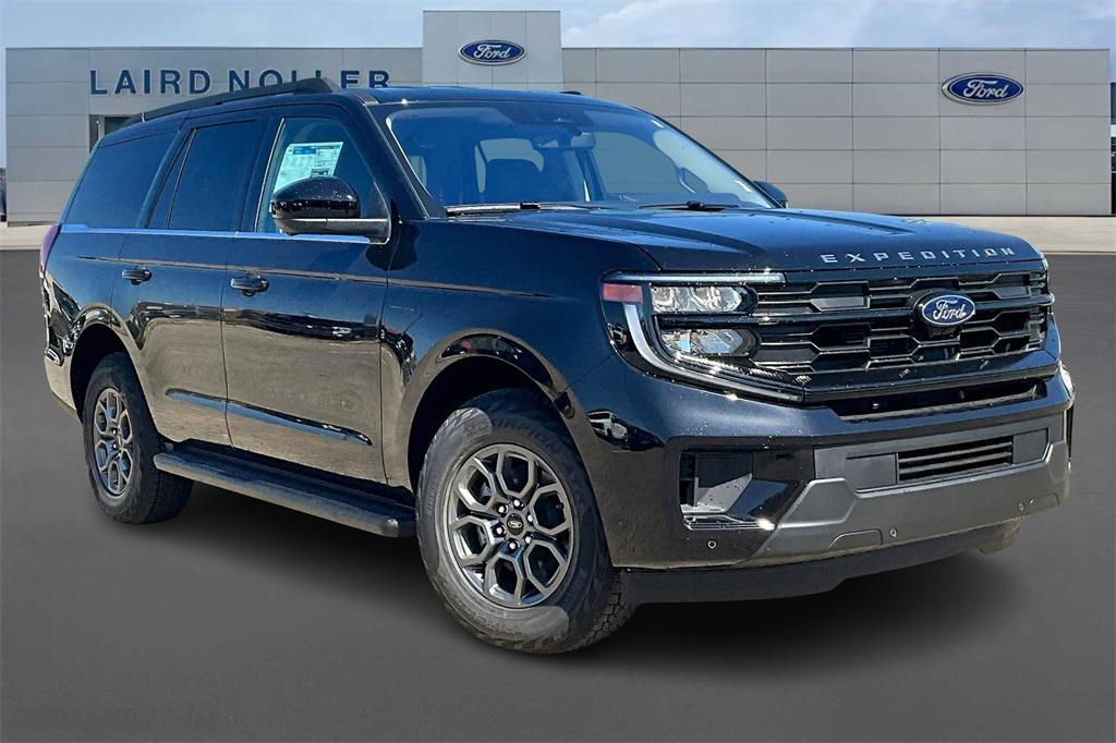 new 2025 Ford Expedition car, priced at $63,302