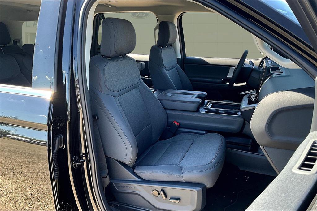 new 2025 Ford Expedition car, priced at $63,302