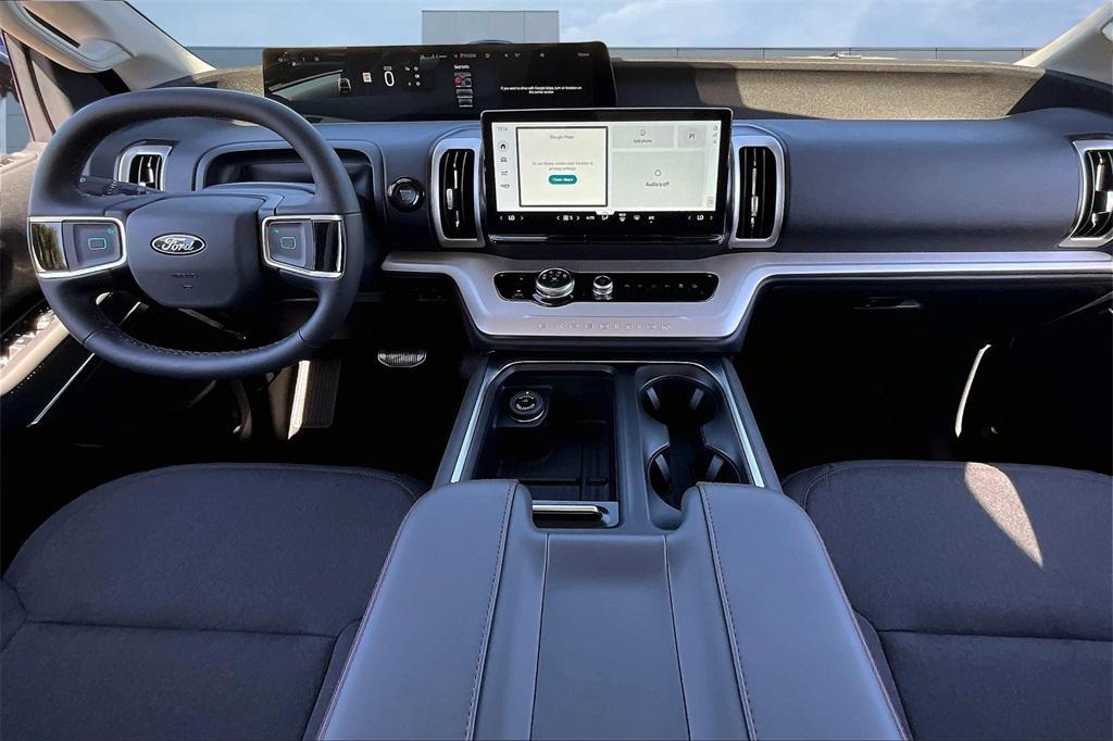 new 2025 Ford Expedition car, priced at $63,302