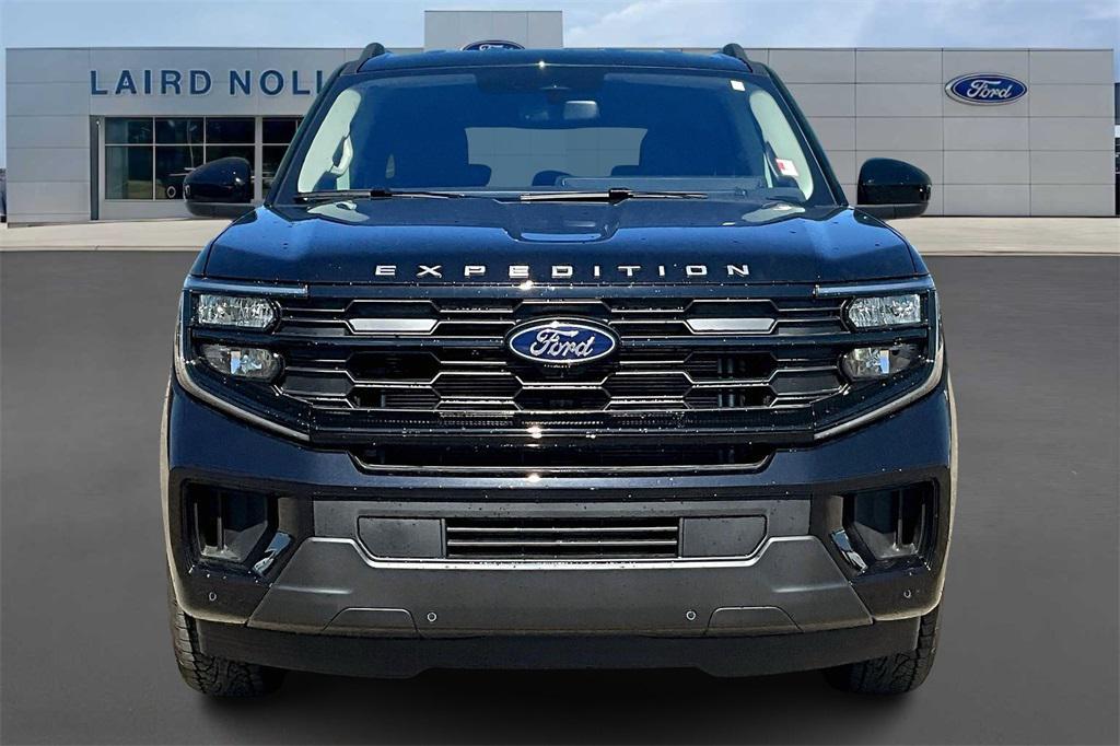 new 2025 Ford Expedition car, priced at $63,302
