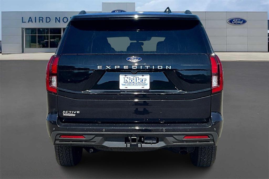 new 2025 Ford Expedition car, priced at $63,302