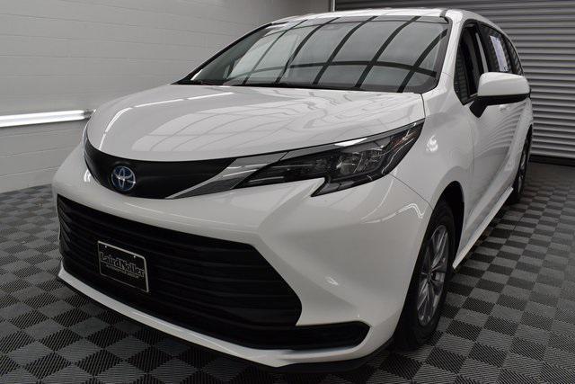 used 2024 Toyota Sienna car, priced at $39,916